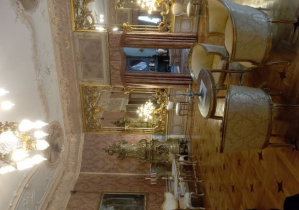 Wnętrze sali lustrzanej w Pałacu Herbstów